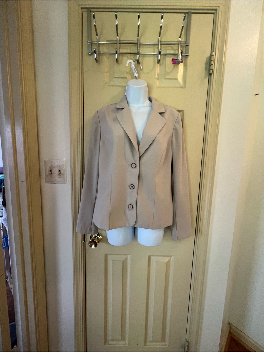 Tailored Beige Women's Blazer Jacket - Elegant Neutral Blazer